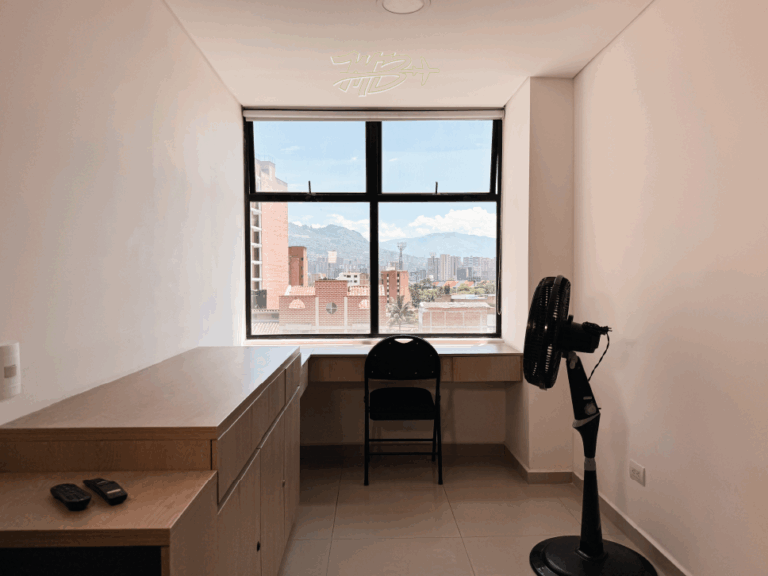 Mesa de trabajo 22