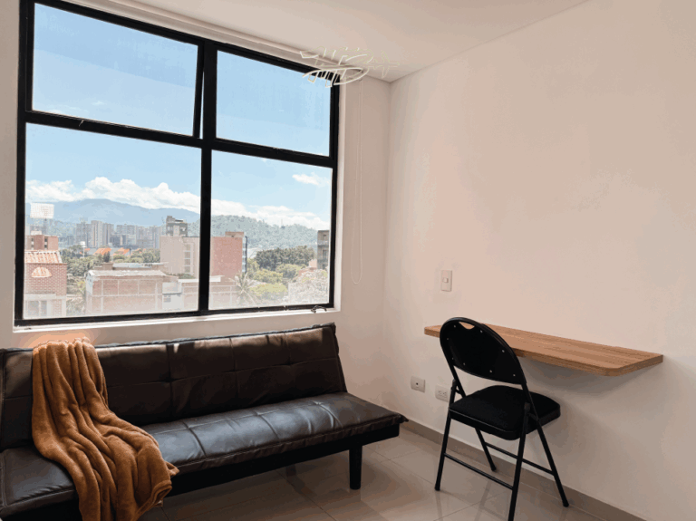 Mesa de trabajo 23